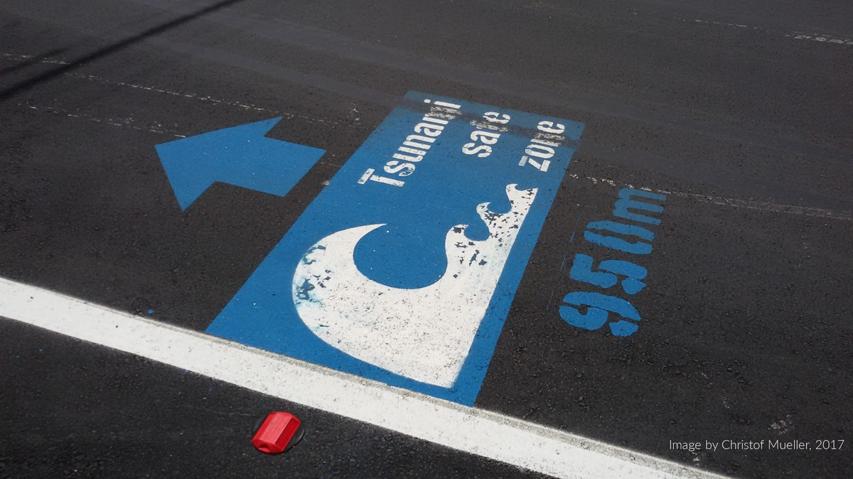 Tsunami blue line from Christof Meuller